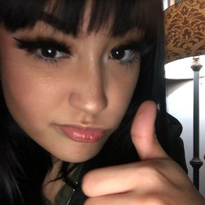 Meet your Posher, Beatrice